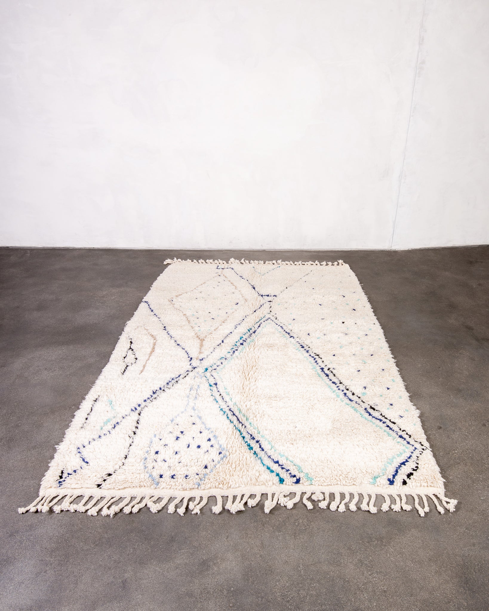 Modern designer handcrafted Berber rug from morocco Beniourain with beautiful colors and patterns